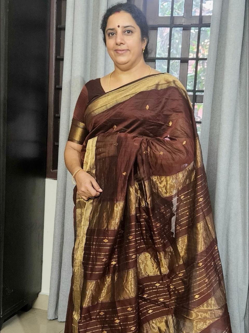 Ashwathy wearing Sanavini
