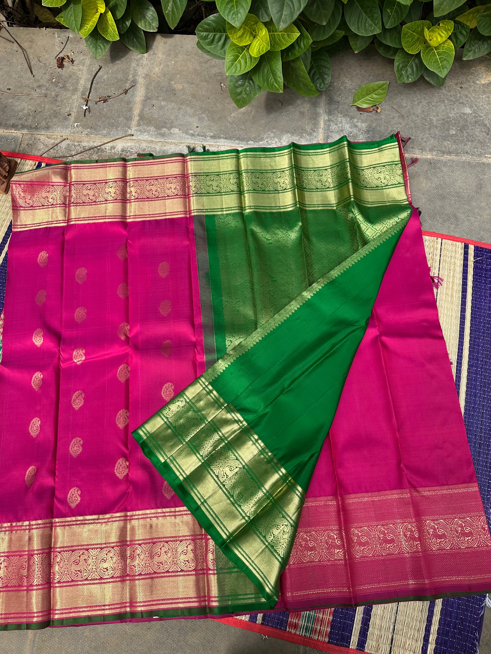 2G Zari pure Kanchipuram handloom silk saree in Rani pink colour with Green border
