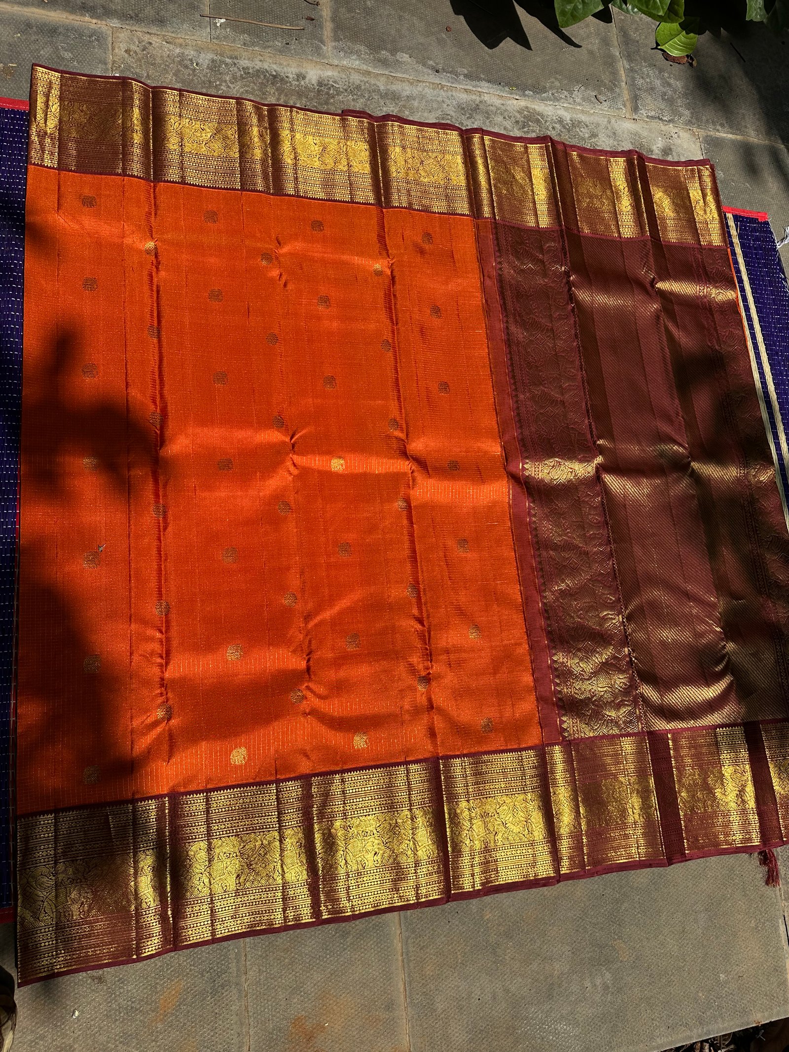 2G Zari Pure Kanchipuram Handloom Silk Saree in Vintage Rust Orange Colour and Brown Border