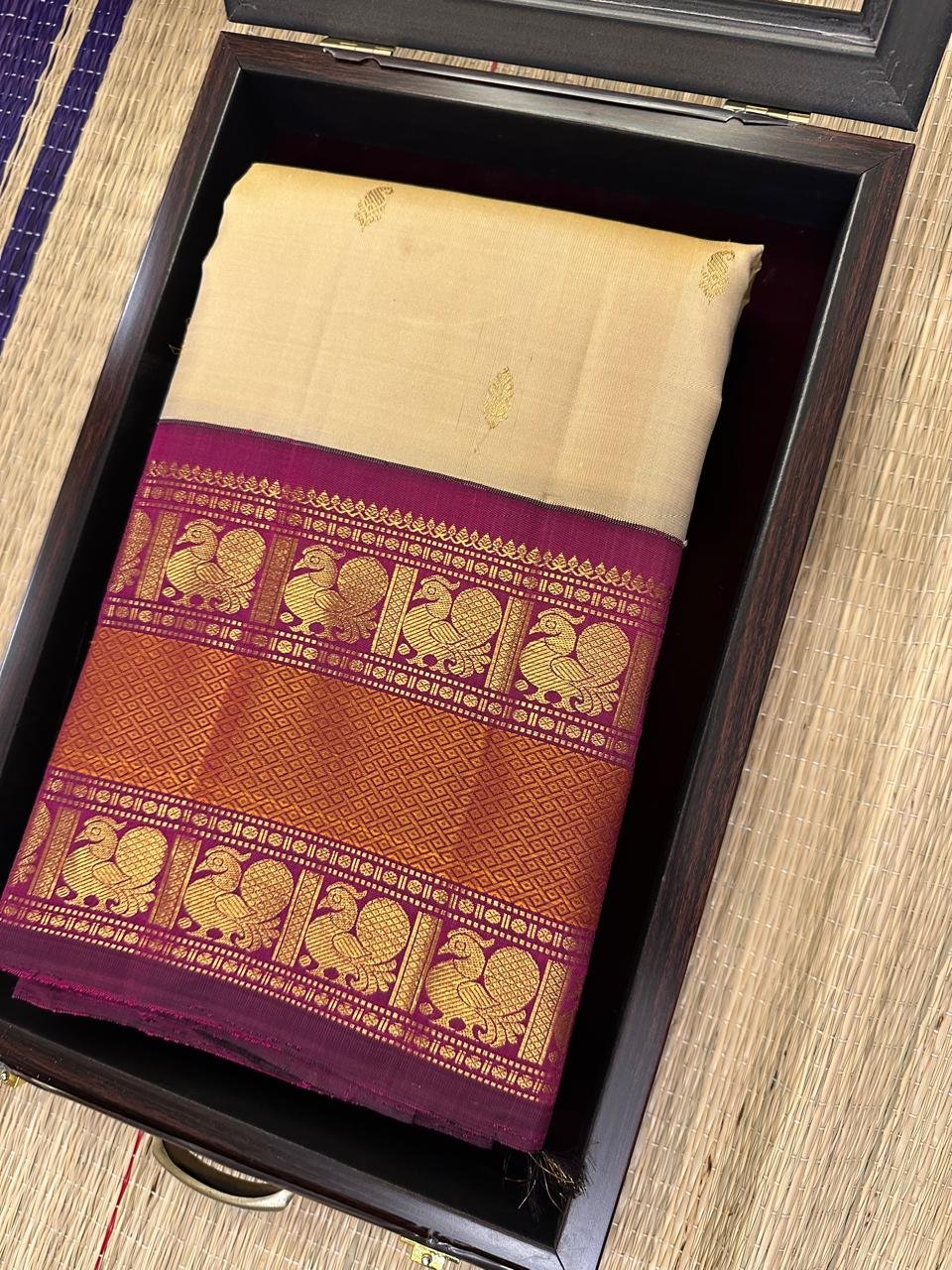 2G Kanchipuram pure handloom silk saree in  Cream and maroon 